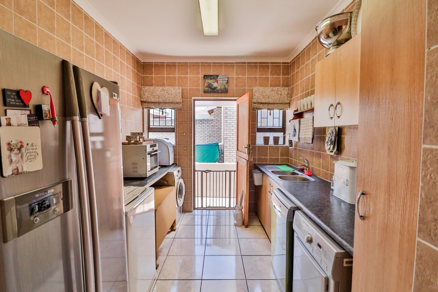 3 Bedroom Property for Sale in Yzerfontein Western Cape